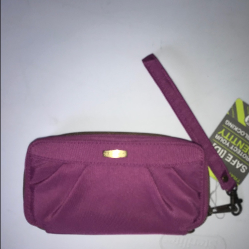 Travelon wallet/ wristlet